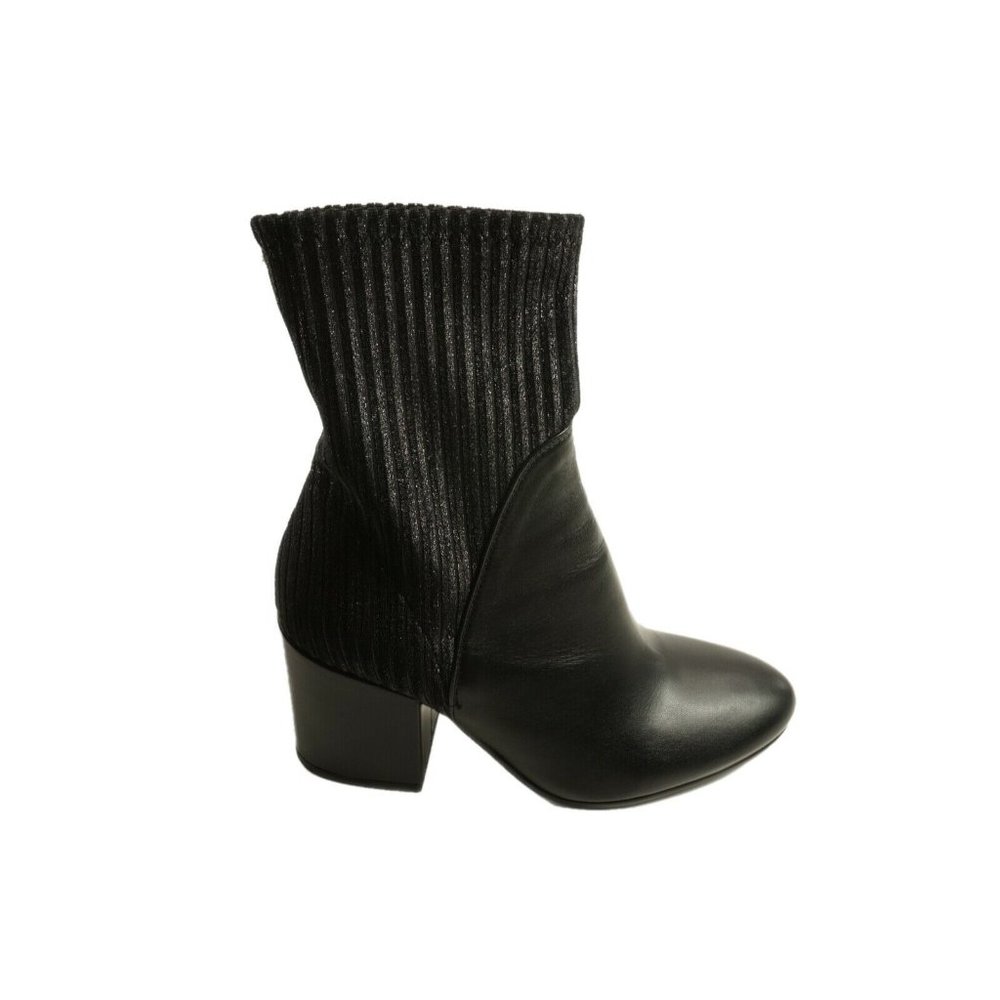 New €290 LORETTA PETTINARI Size 37 Black Contrast Leather Ribbed Ankle Boots